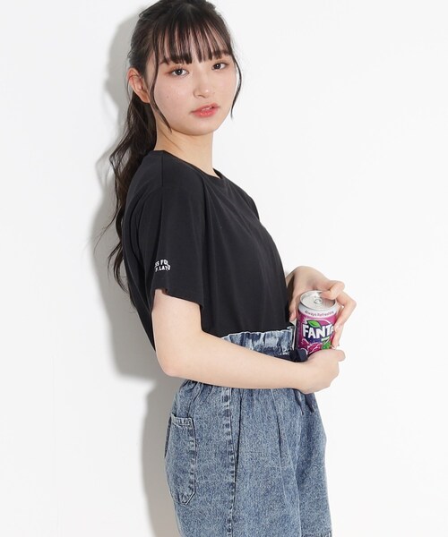 PINK-latte（ピンクラテ）の「◆【130cm/165サイズありcm/プチプラアイテム】ワンポイントカレッジTシャツ（Tシャツ/カットソー・キッズ・ブラック/ライトグリーン/サックスブルー/オフホワイト・15 /16/02/13/14）」の21枚目の写真