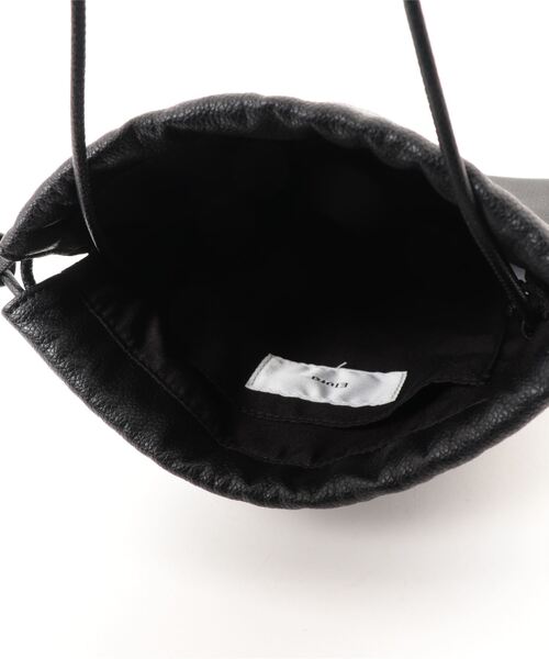 Elura（エルーラ）の「やわらか巾着ショルダー（ショルダーバッグ・レディース・ベージュ/オフホワイト/グリーン/ブラック・ONE SIZE）」の12枚目の写真