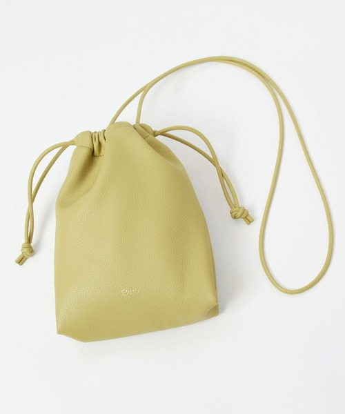 Elura（エルーラ）の「やわらか巾着ショルダー（ショルダーバッグ・レディース・ベージュ/オフホワイト/グリーン/ブラック・ONE SIZE）」の4枚目の写真