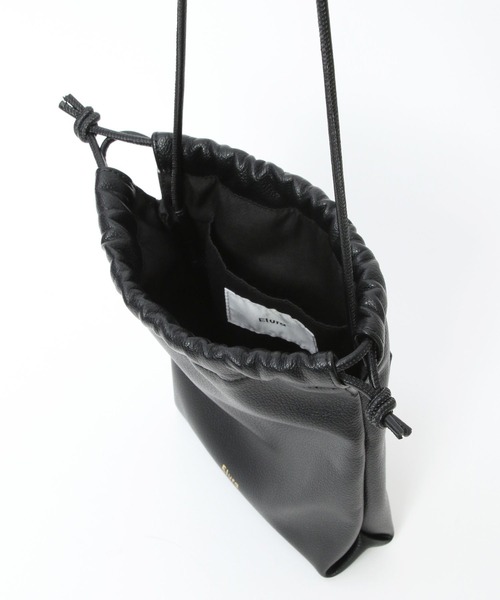 Elura（エルーラ）の「やわらか巾着ショルダー（ショルダーバッグ・レディース・ベージュ/オフホワイト/グリーン/ブラック・ONE SIZE）」の13枚目の写真