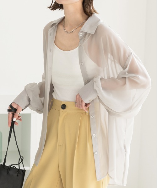ad thie(アドティエ)の「ビッグシルエット カラーシアーシャツ(シャツ/ブラウス・レディース・ライトグレー/オレンジ/ブルー/オフホワイト/グリーン/ピンク/パープル/ブラック・MEDIUM/LARGE)」の4枚目の写真