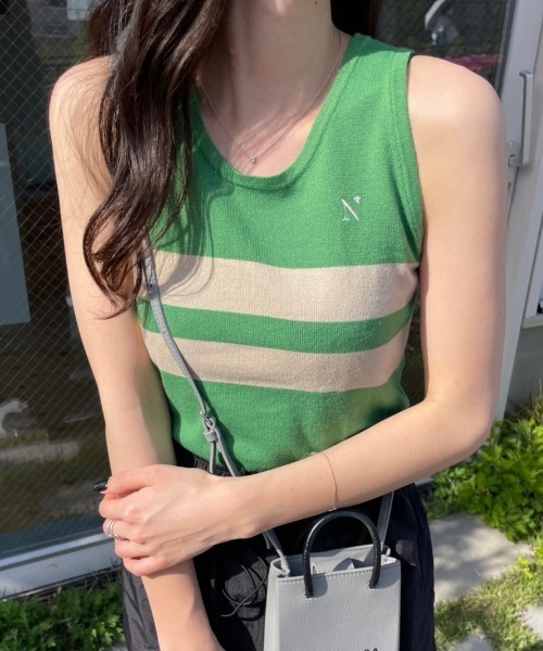 nemne store（ネンネストア）の「【低身長用サイズあり】刺繍入りラインニットタンクトップ（タンクトップ・レディース・ネイビー/グリーン・SMALL/MEDIUM）」の3枚目の写真