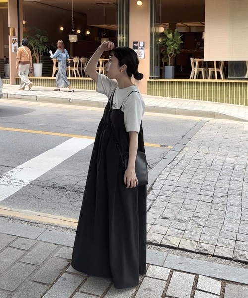 lawgy(ラウジー)の「peplum cami op(ワンピース・レディース・ブラック/アイボリー/グレイッシュベージュ・FREE)」の3枚目の写真