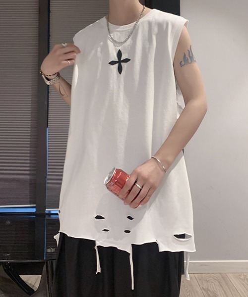 NOWLE（ノウル）の「【NOWLE】ダメージ加工 ブレイク ワンポイント ノースリーブ（タンクトップ・メンズ・ホワイト/ブラック・MEDIUM/X-LARGE/LARGE）」の14枚目の写真