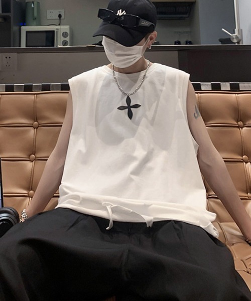 NOWLE（ノウル）の「【NOWLE】ダメージ加工 ブレイク ワンポイント ノースリーブ（タンクトップ・メンズ・ホワイト/ブラック・MEDIUM/X-LARGE/LARGE）」の13枚目の写真