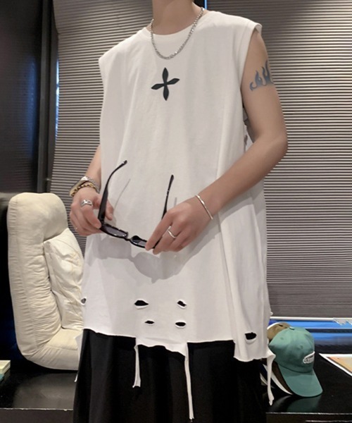 NOWLE（ノウル）の「【NOWLE】ダメージ加工 ブレイク ワンポイント ノースリーブ（タンクトップ・メンズ・ホワイト/ブラック・MEDIUM/X-LARGE/LARGE）」の11枚目の写真