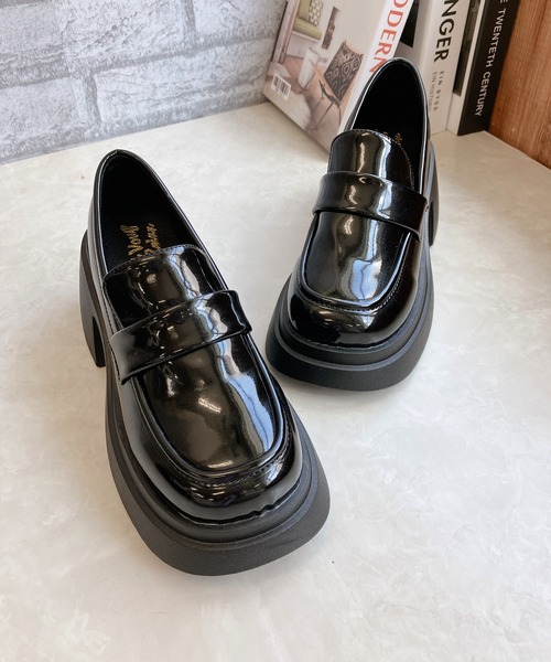 Noubel Voug Relax(ヌーベルヴォーグリラックス)の「厚底 スクエアトゥ コインローファー(ローファー・レディース・ブラック/ブラック系その他・S/L/M/LL)」の2枚目の写真