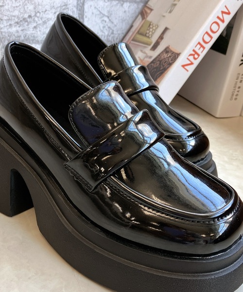 Noubel Voug Relax(ヌーベルヴォーグリラックス)の「厚底 スクエアトゥ コインローファー(ローファー・レディース・ブラック/ブラック系その他・S/L/M/LL)」の4枚目の写真