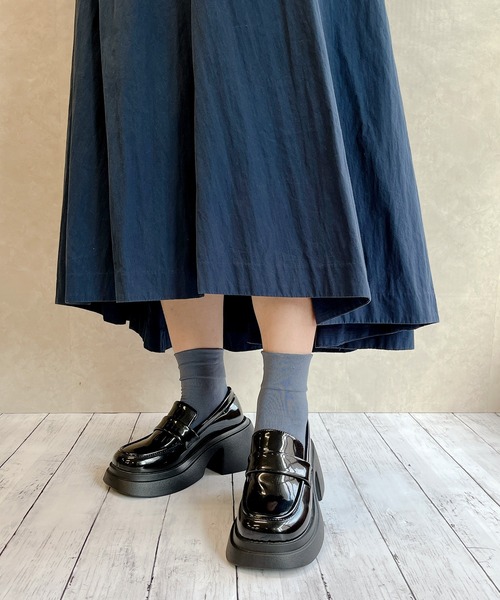 Noubel Voug Relax(ヌーベルヴォーグリラックス)の「厚底 スクエアトゥ コインローファー(ローファー・レディース・ブラック/ブラック系その他・S/L/M/LL)」の12枚目の写真