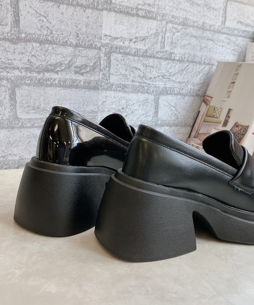 Noubel Voug Relax(ヌーベルヴォーグリラックス)の「厚底 スクエアトゥ コインローファー(ローファー・レディース・ブラック/ブラック系その他・S/L/M/LL)」の14枚目の写真