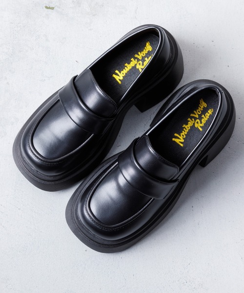 Noubel Voug Relax(ヌーベルヴォーグリラックス)の「厚底 スクエアトゥ コインローファー(ローファー・レディース・ブラック/ブラック系その他・S/L/M/LL)」の19枚目の写真