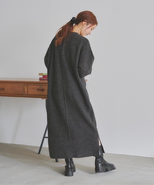 titivate(ティティベイト)の「フィンガーホールIラインニットワンピース(ワンピース・レディース・チャコール/グリーン/グレー・S/M)」の10枚目の写真