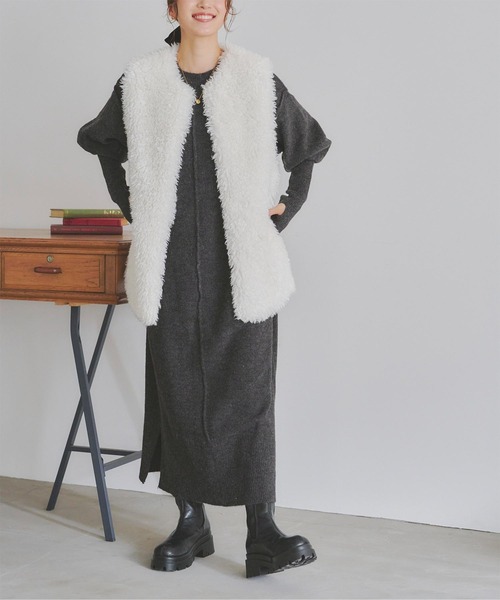 titivate(ティティベイト)の「フィンガーホールIラインニットワンピース(ワンピース・レディース・チャコール/グリーン/グレー・S/M)」の11枚目の写真