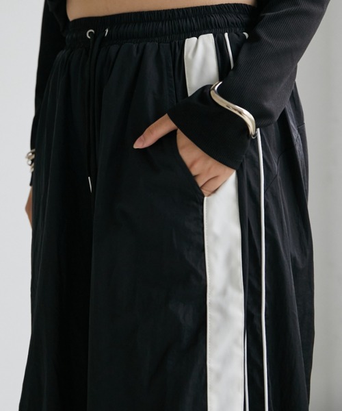 VeLV(ヴェルヴ)の「SIDELINE WIDE PANTS サイドラインワイドパンツ(その他パンツ・レディース・レッド/ブラック・FREE)」の21枚目の写真