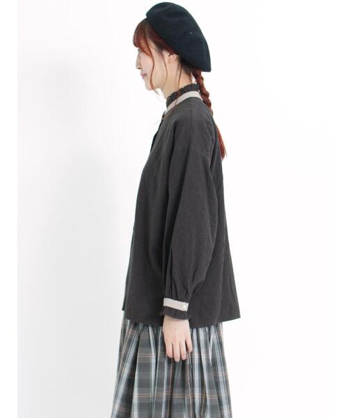 Samansa Mos2（サマンサ モスモス）の「スタンド襟フリル配色ブラウス（シャツ/ブラウス・レディース・イエロー/ベージュ/キナリ/チャコールグレー・F）」の17枚目の写真