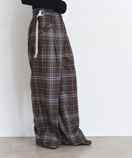 Eimee Law（エイミーロウ）の「ロゴテープベルト タックワイドパンツ（その他パンツ・レディース・ブラック/チャコールグレー/ダークベージュ/ブラウン/グレー系・38/FREE）」の10枚目の写真