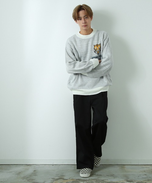 ＰＸＧホワイト/ブラック グラフィックセーター improves（インプローブス）の「グラフィック ジャガード クルーネック