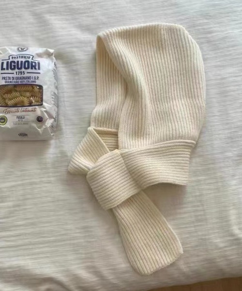 Vipoa(ヴィポア)の「カラーマフラーコンビハット(マフラー・レディース・レッド/ブラウン/ブラック/グレー/ブルー/アイボリー・FREE)」の2枚目の写真