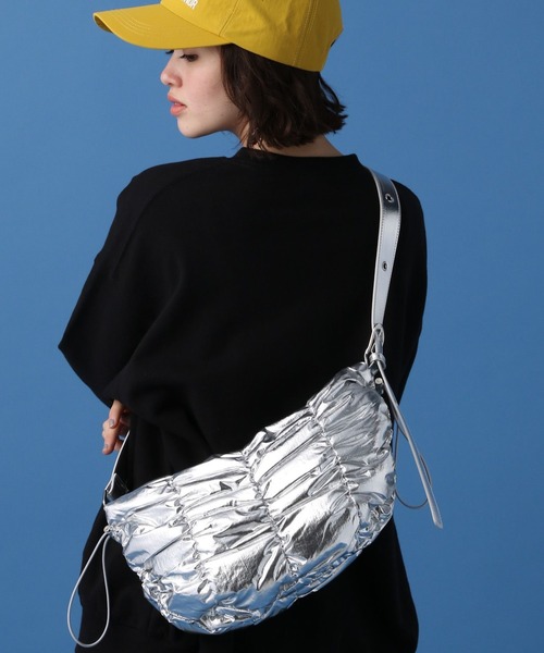 PBLIM（ページボーイリム）の「PBLIM/メタリックバッグ（ショルダーバッグ・レディース・ブラック/シルバー系その他・FREE）」の2枚目の写真