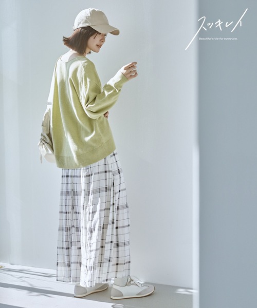 GLOBAL WORK（グローバルワーク）の「スッキレイVネックプルオーバー/975588（ニット/セーター・レディース・アイボリー/ブラック/ライトベージュ/ライトグレー/ライトグリーン/ブルー系5/モカ/ラベンダー/アイボリー系7/ブラック系その他/ライトイエロー/ネイビー系9・SMALL/MEDIUM/LARGE）」の18枚目の写真