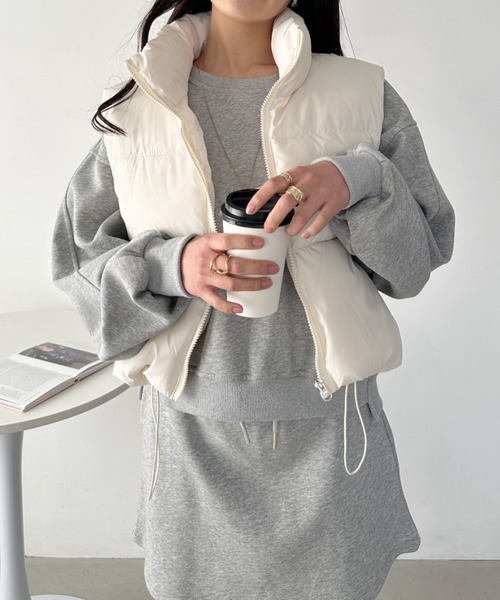 CLEA（クレア）の「コンパクトショート丈ファスナー中綿ダウンベスト（ダウンベスト・レディース・ブラック/アイボリー/ブラウン・FREE）」の7枚目の写真