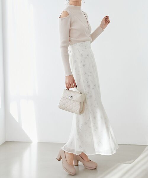 MAJESTIC LEGON（マジェスティックレゴン）の「パールキルティングバニティバッグ（ハンドバッグ・レディース・ブラック/サックスブルー/アイボリー・FREE）」の5枚目の写真