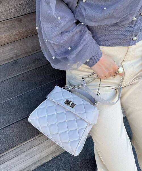 MAJESTIC LEGON（マジェスティックレゴン）の「パールキルティングバニティバッグ（ハンドバッグ・レディース・ブラック/サックスブルー/アイボリー・FREE）」の13枚目の写真