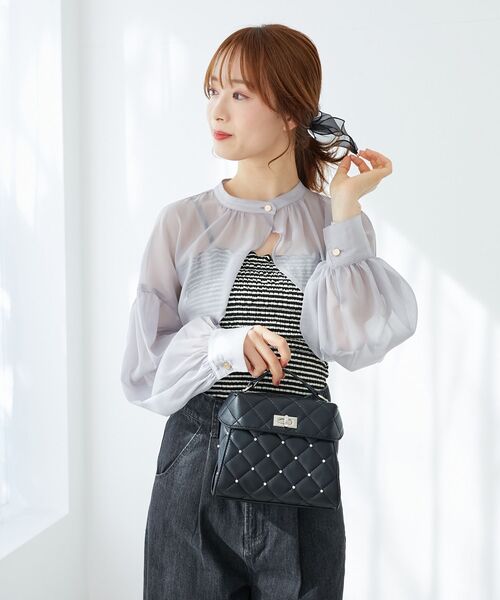 MAJESTIC LEGON（マジェスティックレゴン）の「パールキルティングバニティバッグ（ハンドバッグ・レディース・ブラック/サックスブルー/アイボリー・FREE）」の14枚目の写真