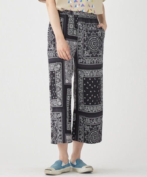 KRIFF MAYER Lady's Collection(クリフメイヤーレディースコレクション)の「冷感ロハテコフレアパンツ(その他パンツ・レディース・チャコール/ベージュ/サンドベージュ/ダークブルー/ネイビー/カラフル/ブラック/オフホワイト/ナチュラル/ブルー・MEDIUM/LARGE)」の4枚目の写真