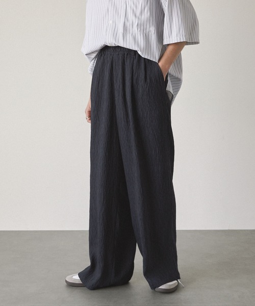 EMMA CLOTHES(エマクローズ)の「ランダムプリーツバギータックイージースラックスパンツ EMMA CLOTHES 2024SS(スラックス・メンズ・グレー/ブラック/ネイビー/ブラウン/アイボリー・S/M/L)」の5枚目の写真
