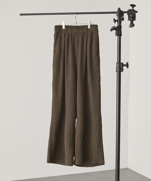 EMMA CLOTHES(エマクローズ)の「ランダムプリーツバギータックイージースラックスパンツ EMMA CLOTHES 2024SS(スラックス・メンズ・グレー/ブラック/ネイビー/ブラウン/アイボリー・S/M/L)」の7枚目の写真