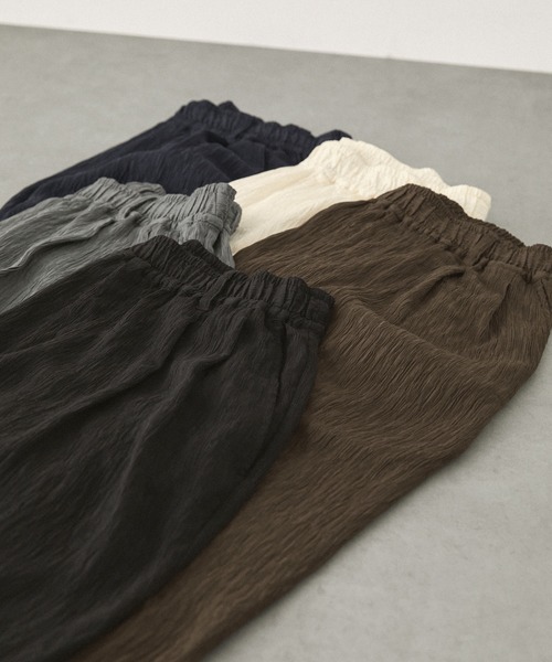 EMMA CLOTHES(エマクローズ)の「ランダムプリーツバギータックイージースラックスパンツ EMMA CLOTHES 2024SS(スラックス・メンズ・グレー/ブラック/ネイビー/ブラウン/アイボリー・S/M/L)」の11枚目の写真