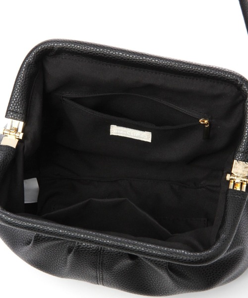 studio CLIP（スタディオクリップ）の「ガバッと開く合皮ショルダー（ショルダーバッグ・レディース・オフホワイト/ライトブラウン/ブラック・FREE）」の11枚目の写真