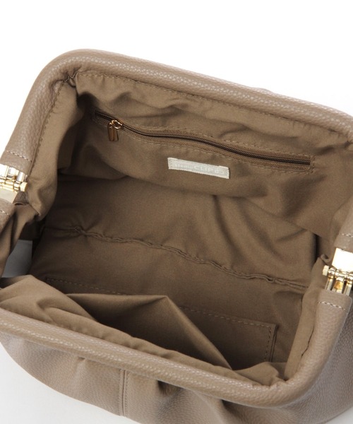 studio CLIP（スタディオクリップ）の「ガバッと開く合皮ショルダー（ショルダーバッグ・レディース・オフホワイト/ライトブラウン/ブラック・FREE）」の15枚目の写真