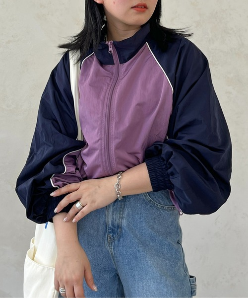 CPCM（シーピーシーエム）の「裾ドロスト配色トラックジャケット（ブルゾン・レディース・パープル/ブラック/オフホワイト・FREE）」の3枚目の写真