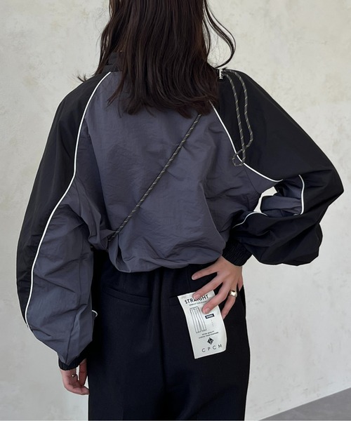 CPCM（シーピーシーエム）の「裾ドロスト配色トラックジャケット（ブルゾン・レディース・パープル/ブラック/オフホワイト・FREE）」の11枚目の写真