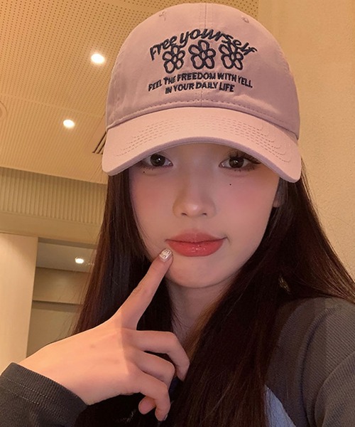 LAFFMO(ラフモ)の「フラワーロゴ刺繍キャップ(キャップ・レディース・アイボリー/ブラック/ボルドー/ピンク・F)」の8枚目の写真