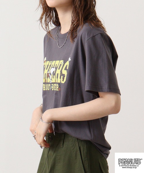 PEANUTS(ピーナッツ)の「PEANUTSプリント半袖Tシャツ(Tシャツ/カットソー・メンズ・ホワイト系/ライトオレンジ系/オフホワイト/グリーン/ネイビー/チャコール・M/L/LL)」の14枚目の写真