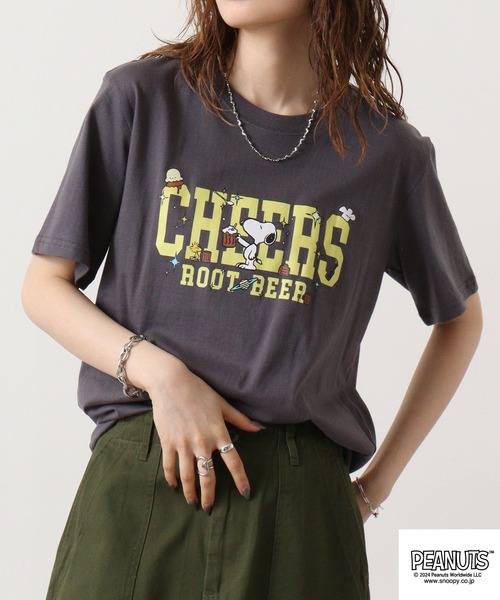 PEANUTS(ピーナッツ)の「PEANUTSプリント半袖Tシャツ(Tシャツ/カットソー・メンズ・ホワイト系/ライトオレンジ系/オフホワイト/グリーン/ネイビー/チャコール・M/L/LL)」の13枚目の写真