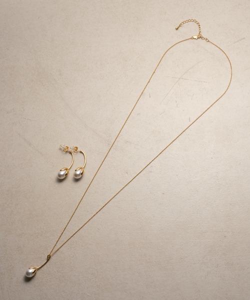 BEARDSLEY(ビアズリー)の「花ネックレス(スズラン)(ネックレス・レディース・ゴールド・FREE)」の2枚目の写真