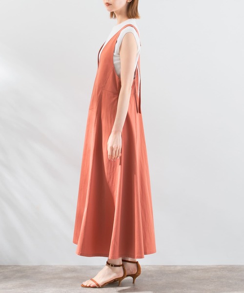 URBAN RESEARCH ROSSO WOMEN(アーバンリサーチ ロッソ)の「Vネックジャンパードレス(ジャンパースカート・レディース・オレンジ/ホワイト/ベージュ・FREE)」の19枚目の写真