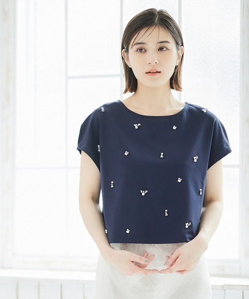 12Twelve Agenda(トゥエルブ アジェンダ)の「ビジュークロップド袖タックカットソープルオーバー(Tシャツ/カットソー・レディース・チャコールグレー/ネイビー/オフホワイト・M)」の15枚目の写真
