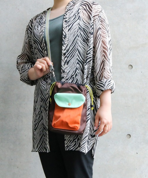 ACCOMMODE（アコモデ）の「マルチカラーミニバッグ（ショルダーバッグ・レディース・ベージュ/ブラウン/ブラック・FREE）」の4枚目の写真