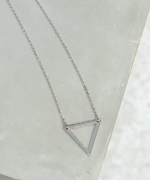 LIBALF モアサナイトネックレス　トライアングル ジオメトリック トライアングル フープ ネックレス NE095 – Brillar