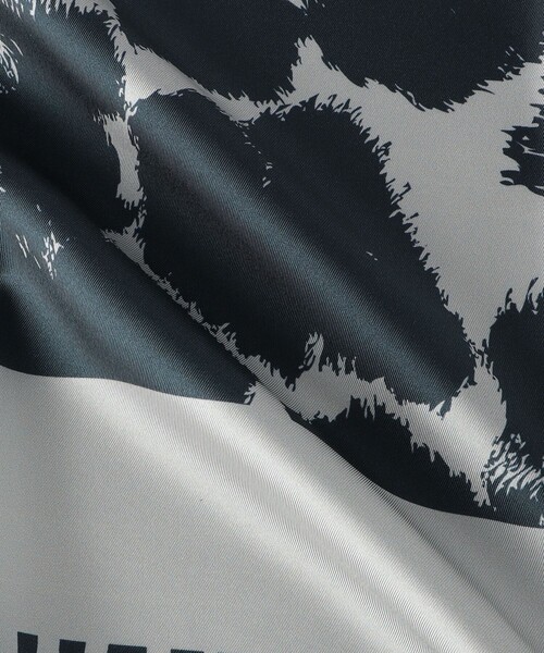 green label relaxing（グリーンレーベルリラクシング）の「＜FATTORSETA＞ アニマル柄 スカーフ（ストール/ショール・レディース・ブラウン/ネイビー・FREE）」の6枚目の写真