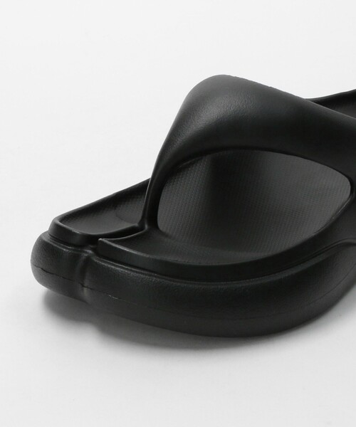PAES(ペイズ)の「<PAES>NEW FLIPFLOP タビサンダル(サンダル・レディース・ブラック/ホワイト・23cm/24cm/25cm)」の8枚目の写真