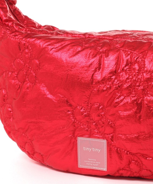 tiny tiny（ティニーティニー）の「キルトギャザーショルダーバッグ[tiny tiny(ティニーティニー)]（ショルダーバッグ・レディース・レッド/ブラック/シルバー・0）」の13枚目の写真