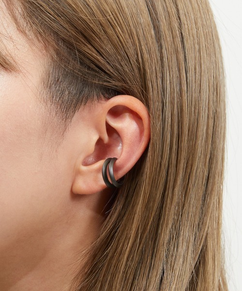 IVXLCDM（アイヴィーエックスエルシーディエム）の「IVXLCDM アイブイエックスエルシーディーエム / TRIANGLE EAR CUFF / トライアングルイヤーカフ / IVX-A551-BK（イヤーカフ・メンズ・ブラック・FREE）」の2枚目の写真