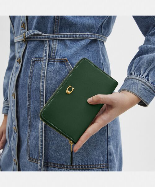 COACH（コーチ）の「エッセンシャル ミディアム ジップ