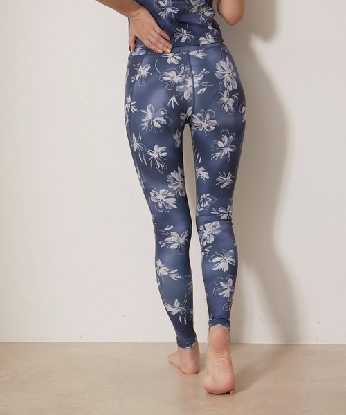 NERGY（ナージー）の「【skin wear】UV＆水陸両用＆保湿 CREORA 花柄スポーツレギンス（レギンス/スパッツ・レディース・ブルー/スミクロ/ブラック・S/M/L）」の12枚目の写真